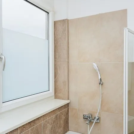 Zentral Gelegenes Nahe Altstadt & Messe