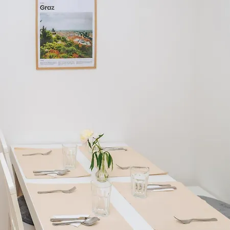 Zentral Gelegenes Nahe Altstadt & Messe 格拉茨